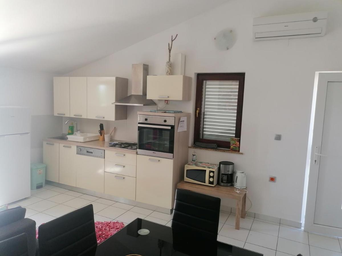 Apartman Vil Apartment Sveti Vid-Miholjice Bagian luar foto